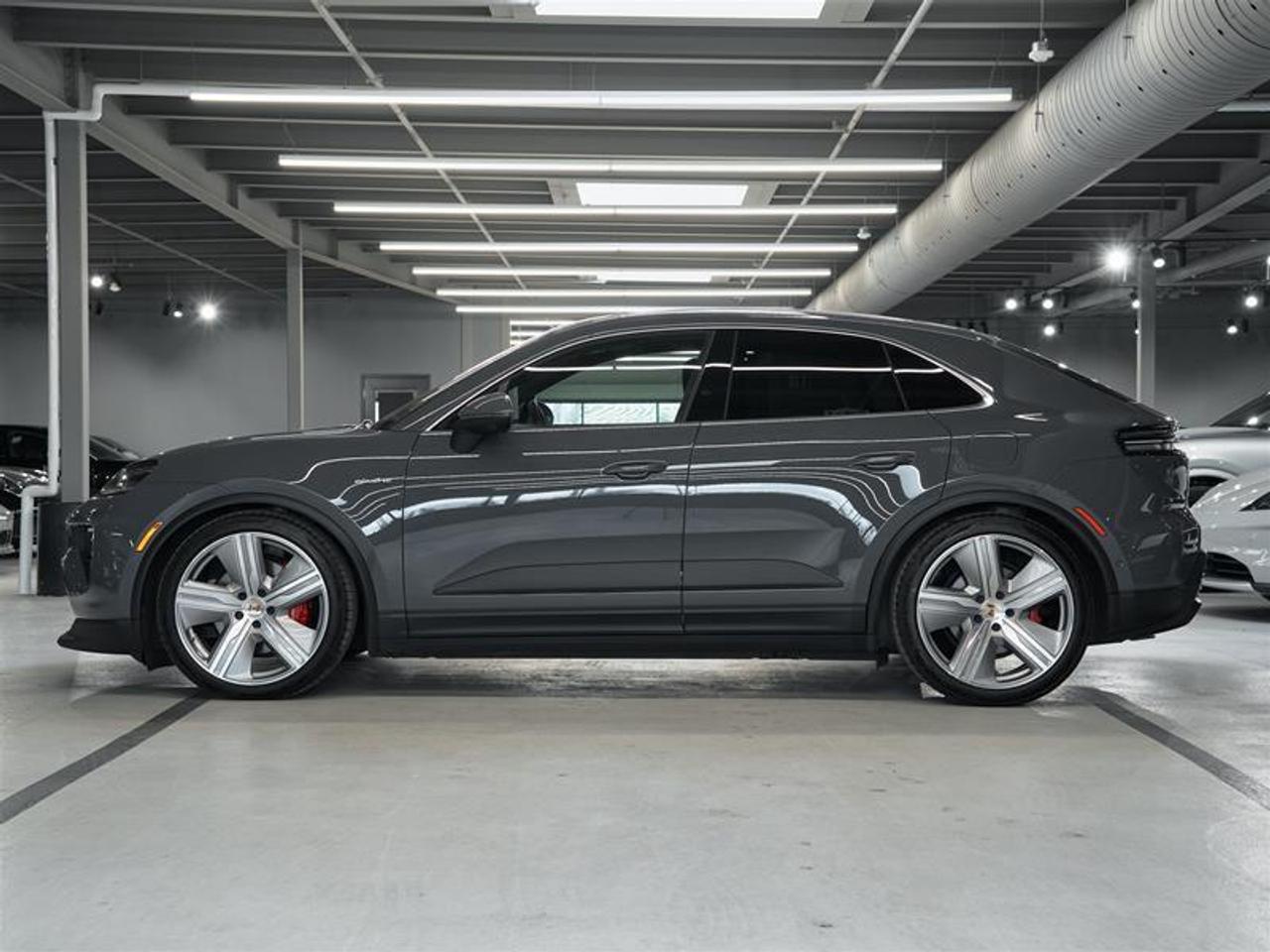 2025 Porsche Macan Electric 4S AWD Photo