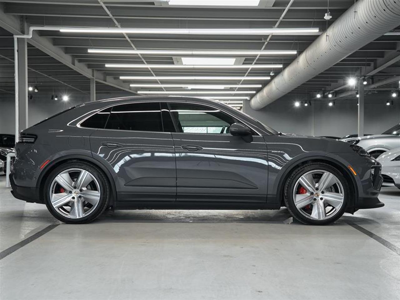 2025 Porsche Macan Electric 4S AWD Photo