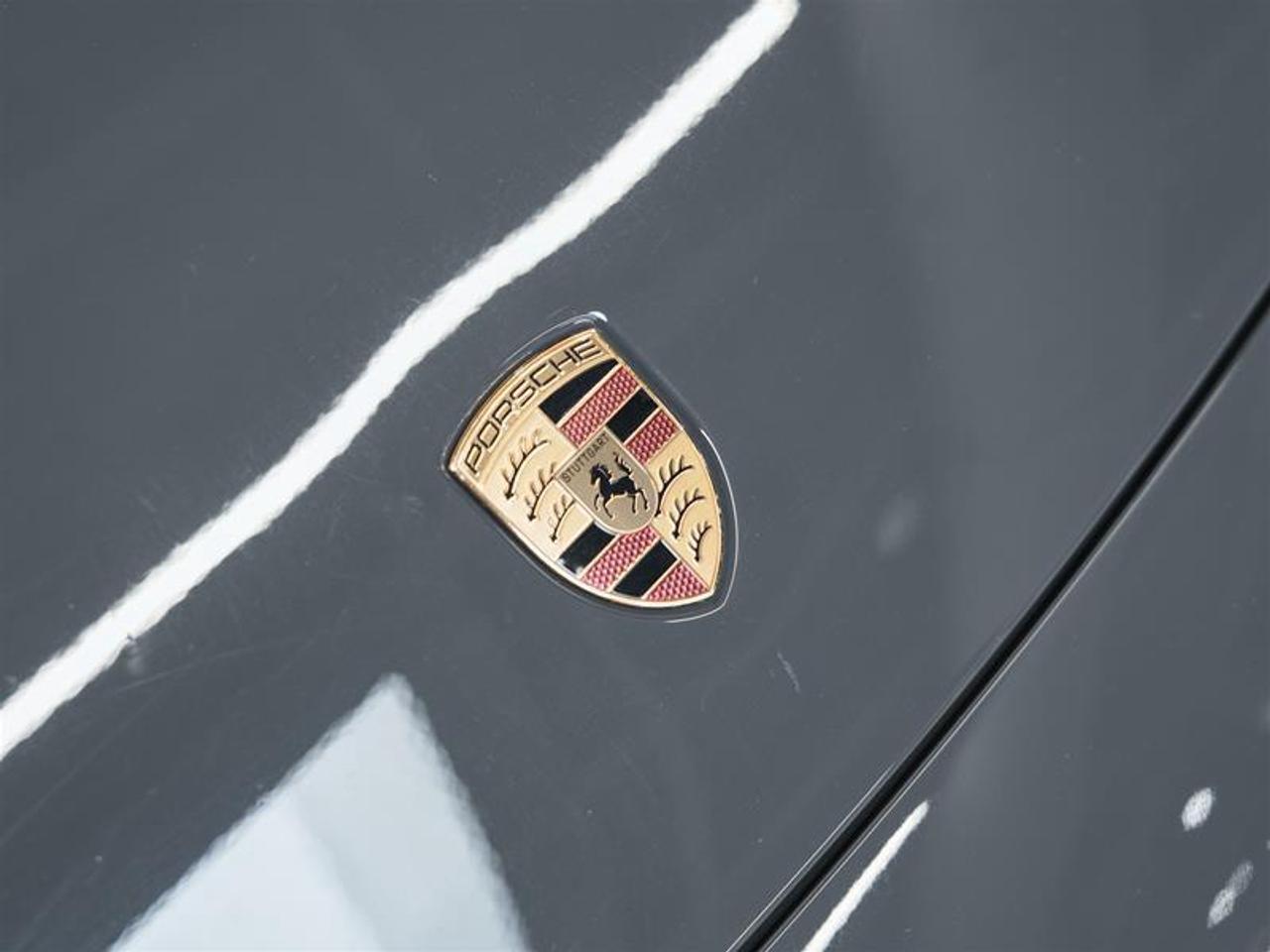 2025 Porsche Macan Electric 4S AWD Photo