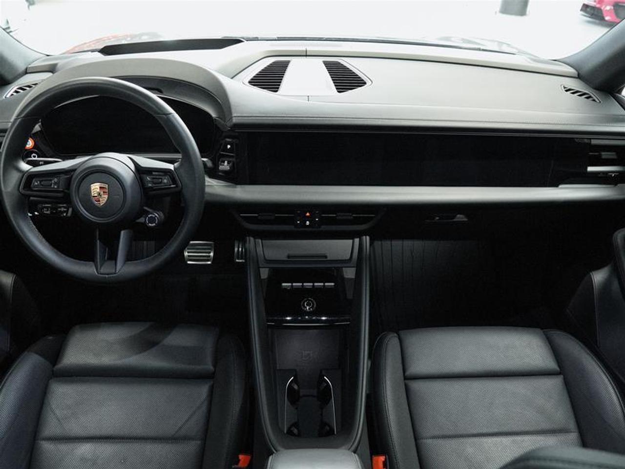 2025 Porsche Macan Electric 4S AWD Photo
