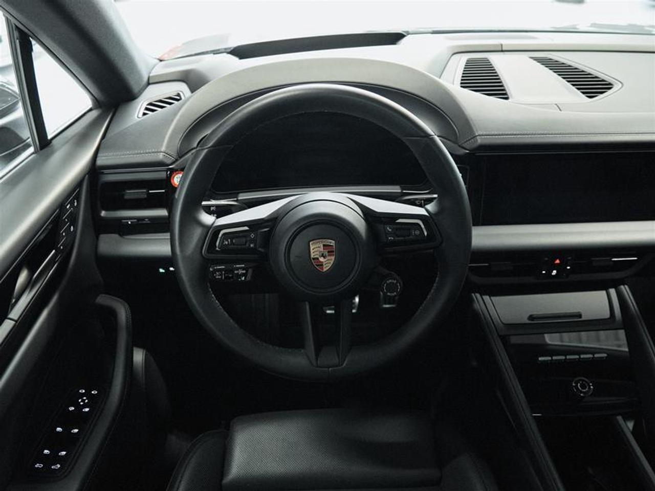 2025 Porsche Macan Electric 4S AWD Photo