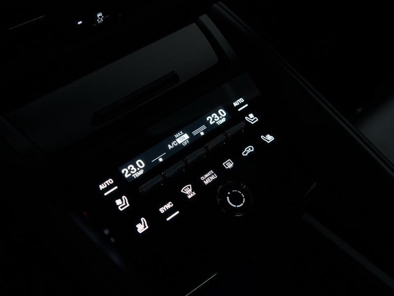 2025 Porsche Macan Electric 4S AWD Photo