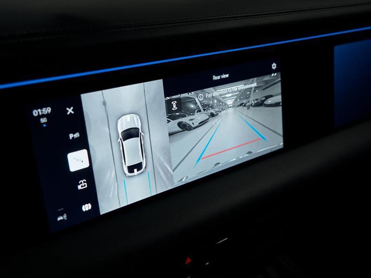 2025 Porsche Macan Electric 4S AWD Photo