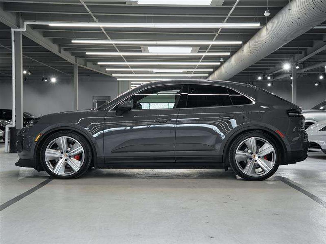 2025 Porsche Macan Electric 4S AWD Photo5