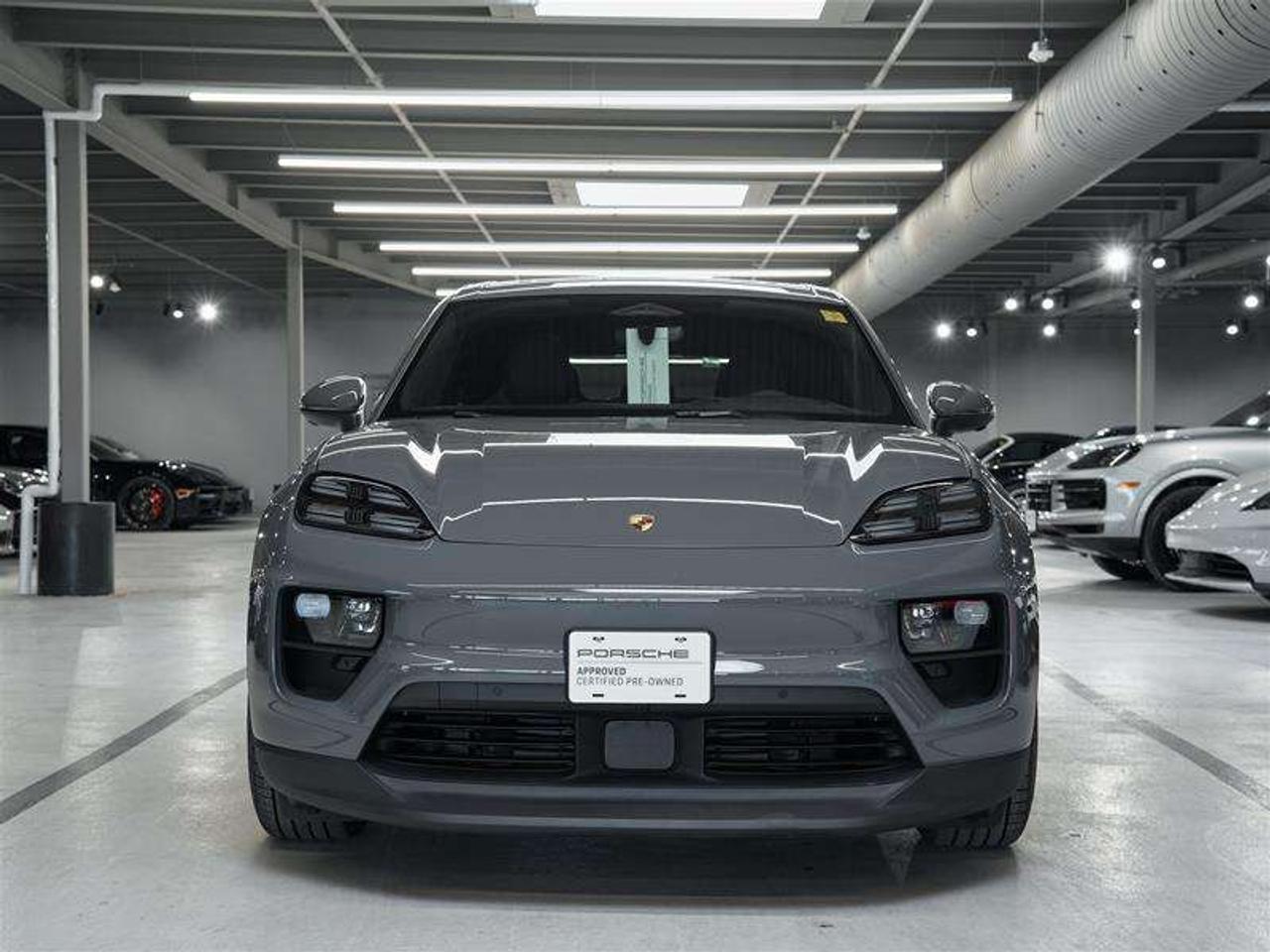 2025 Porsche Macan Electric 4S AWD Photo