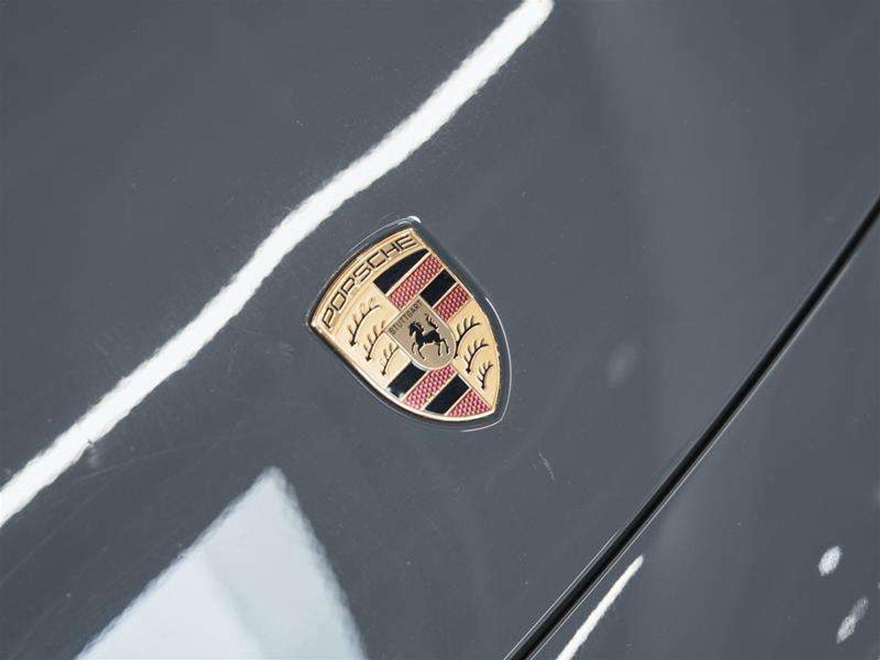 2025 Porsche Macan Electric 4S AWD Photo