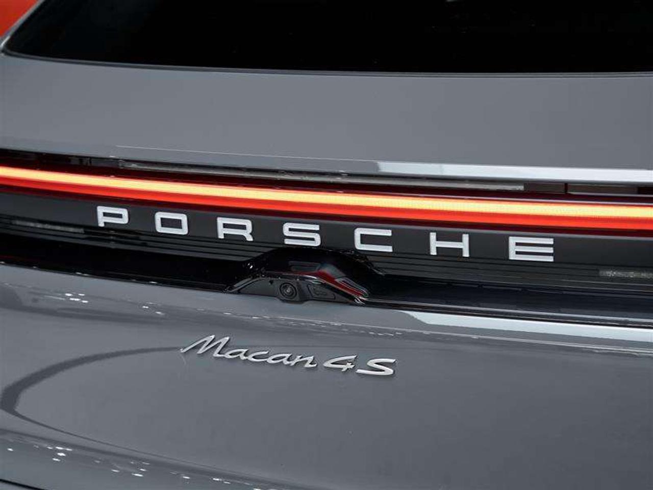 2025 Porsche Macan Electric 4S AWD Photo