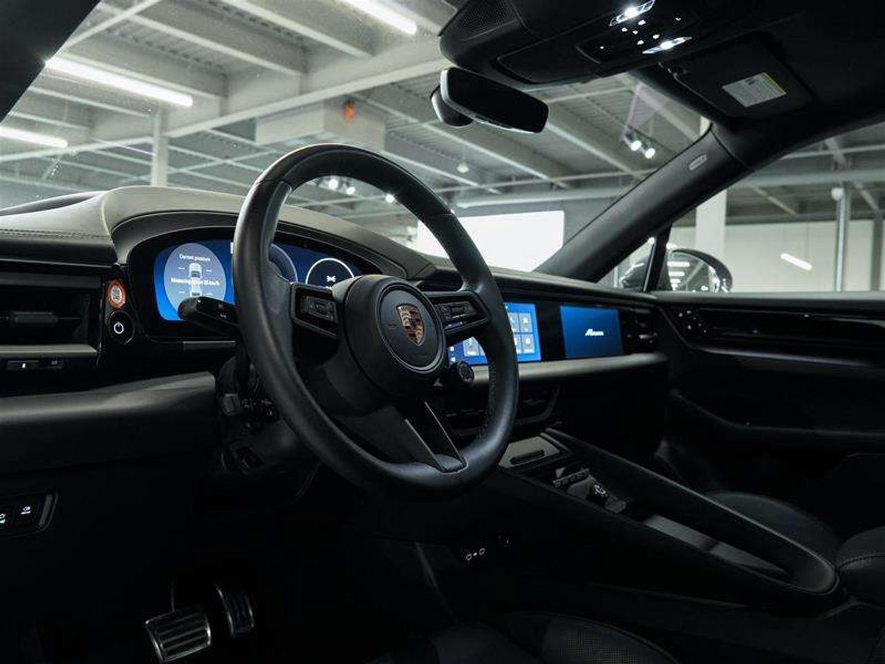 2025 Porsche Macan Electric 4S AWD Photo