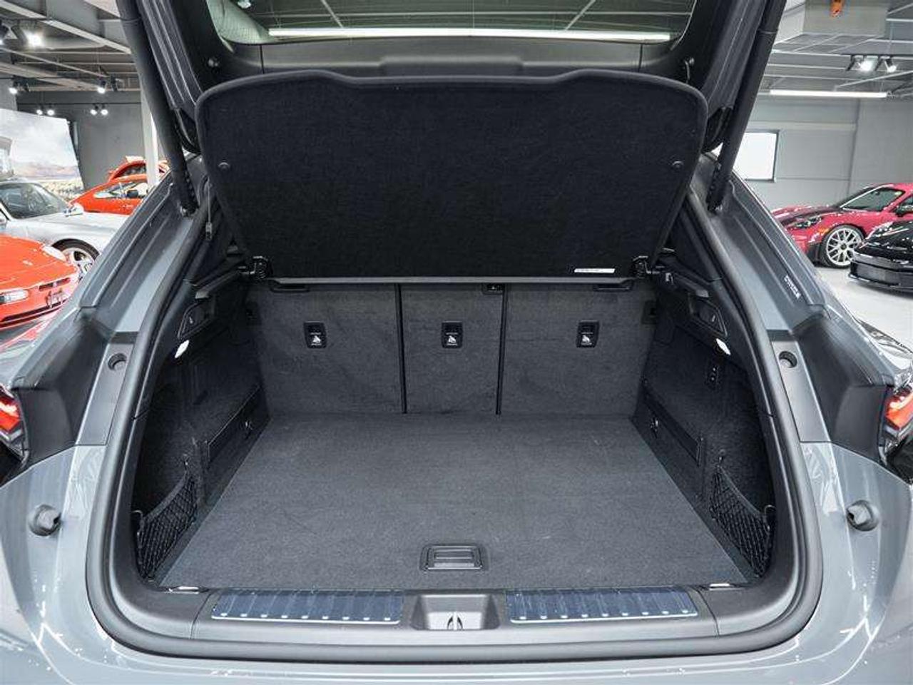 2025 Porsche Macan Electric 4S AWD Photo