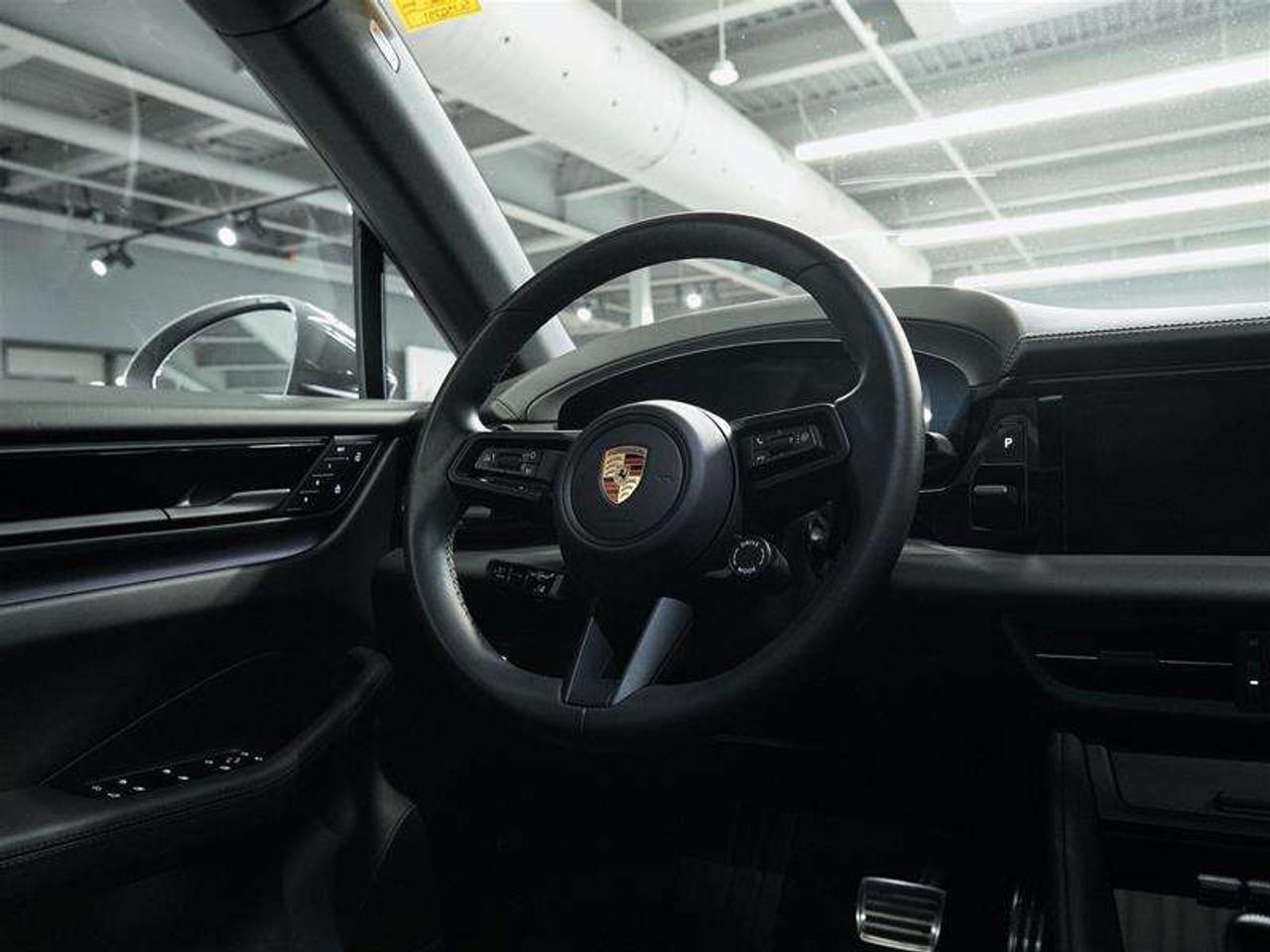 2025 Porsche Macan Electric 4S AWD Photo