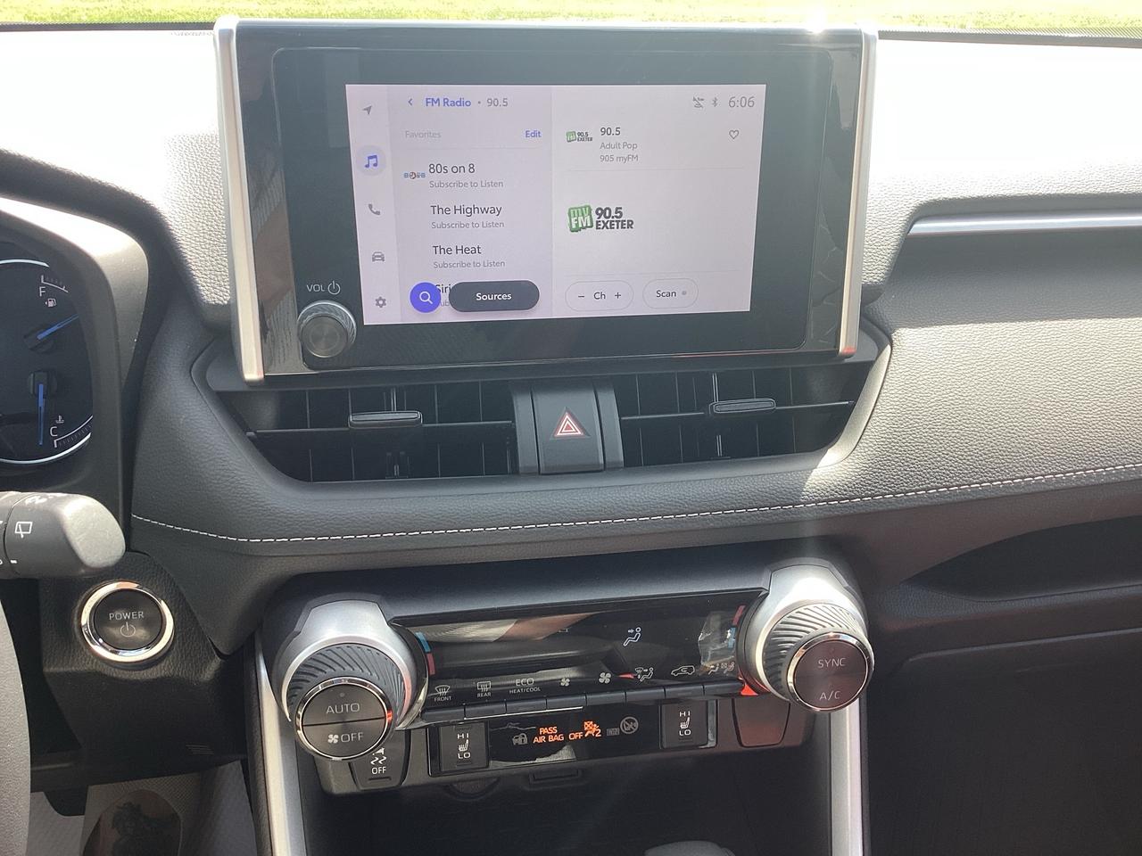 2023 Toyota RAV4 Hybrid XLE AWD Photo