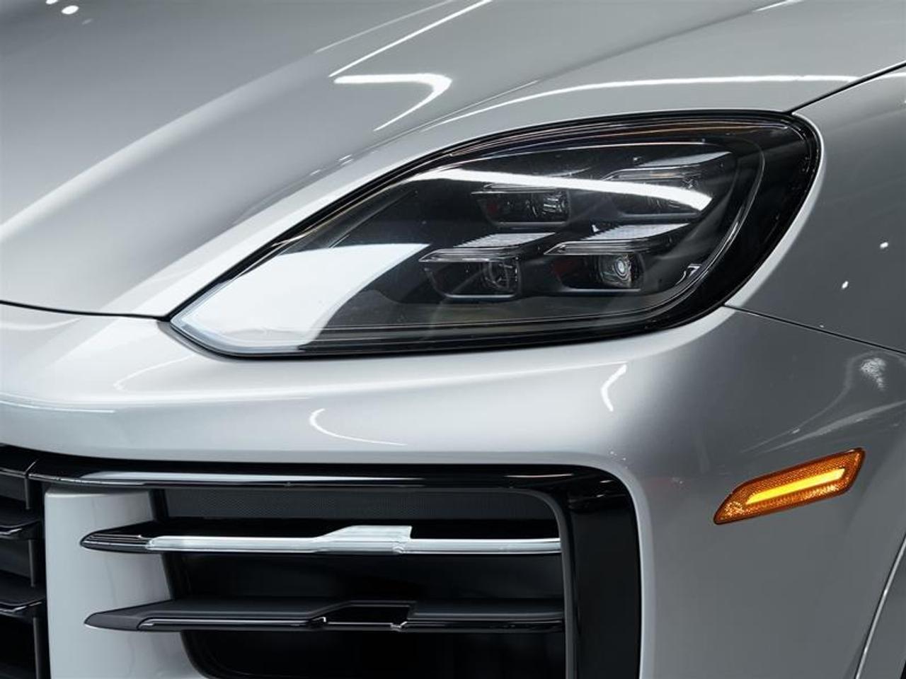 2025 Porsche Cayenne AWD Photo