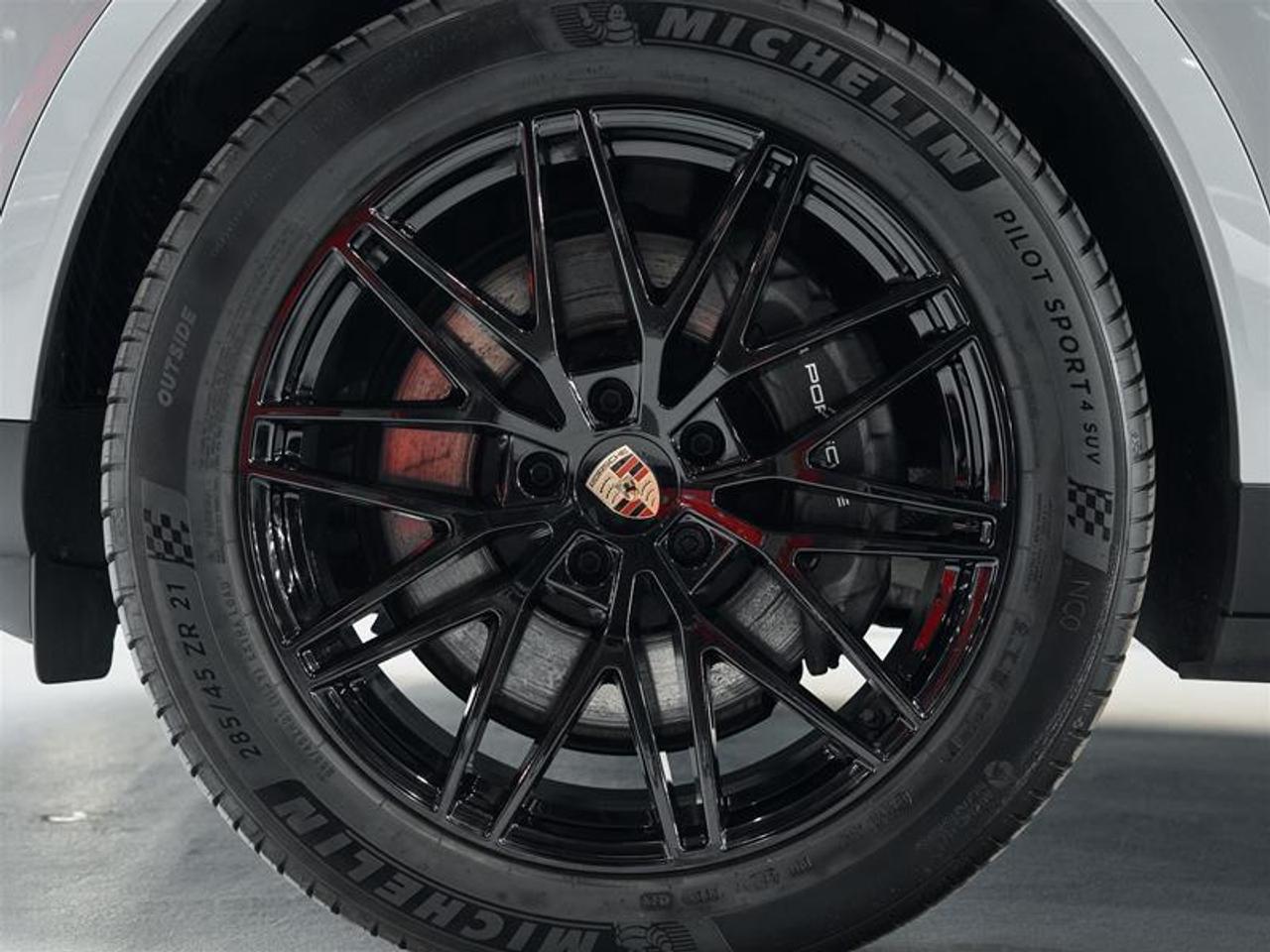2025 Porsche Cayenne AWD Photo