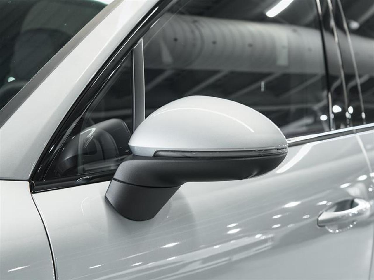 2025 Porsche Cayenne AWD Photo