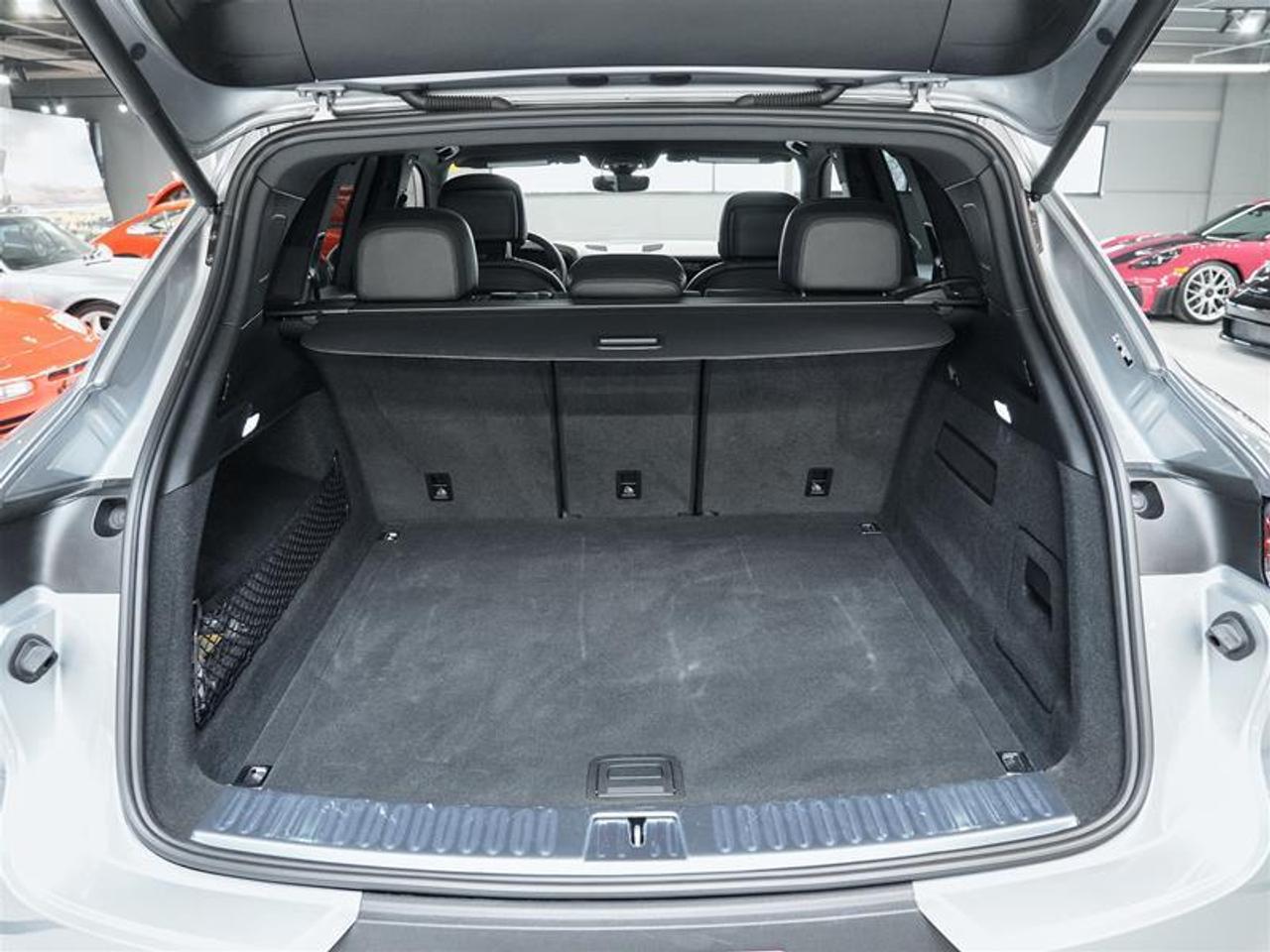 2025 Porsche Cayenne AWD Photo