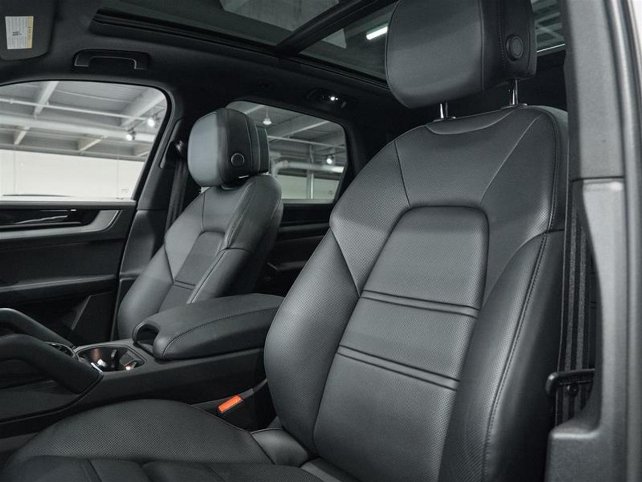 2025 Porsche Cayenne AWD Photo