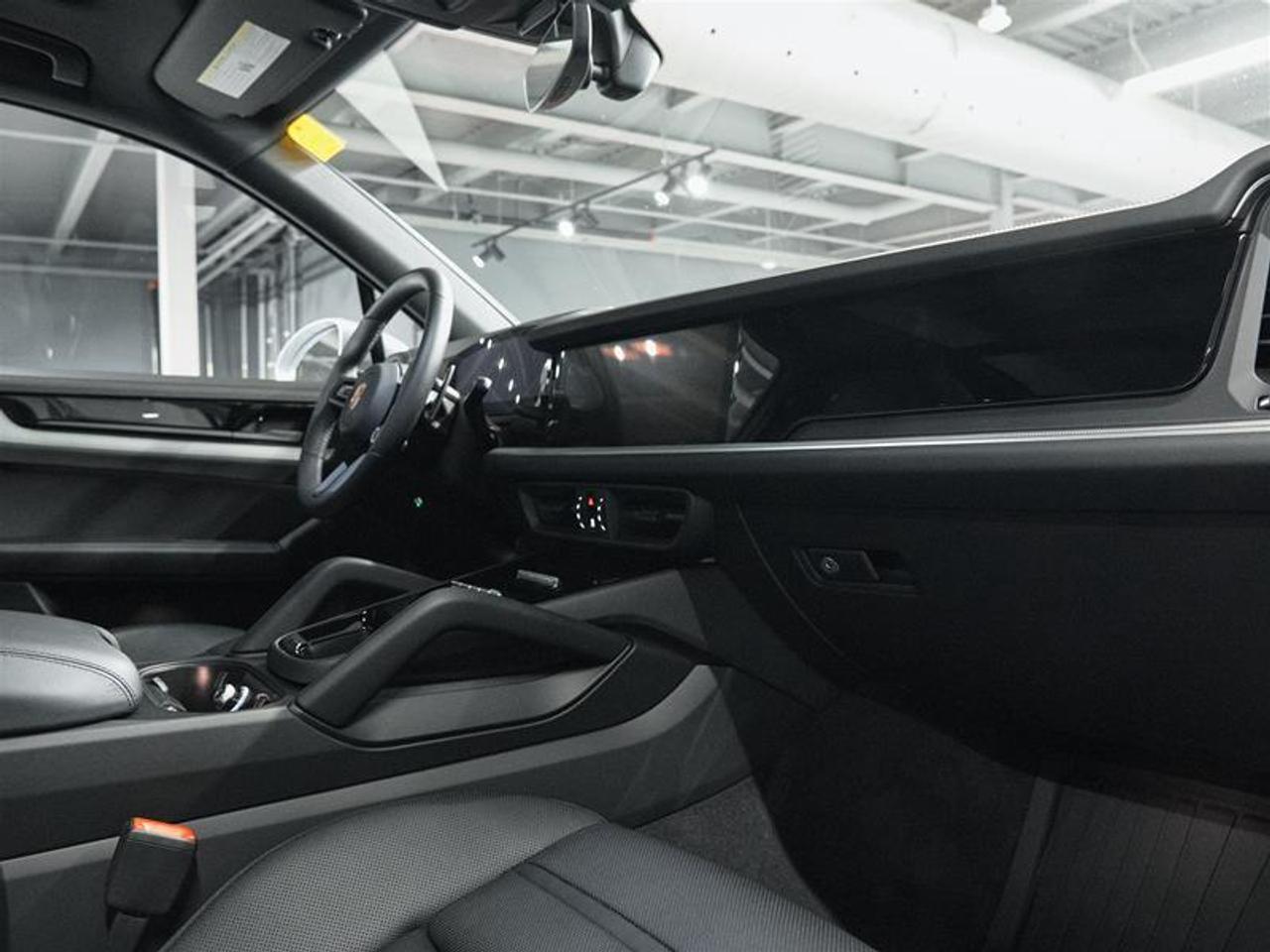 2025 Porsche Cayenne AWD Photo