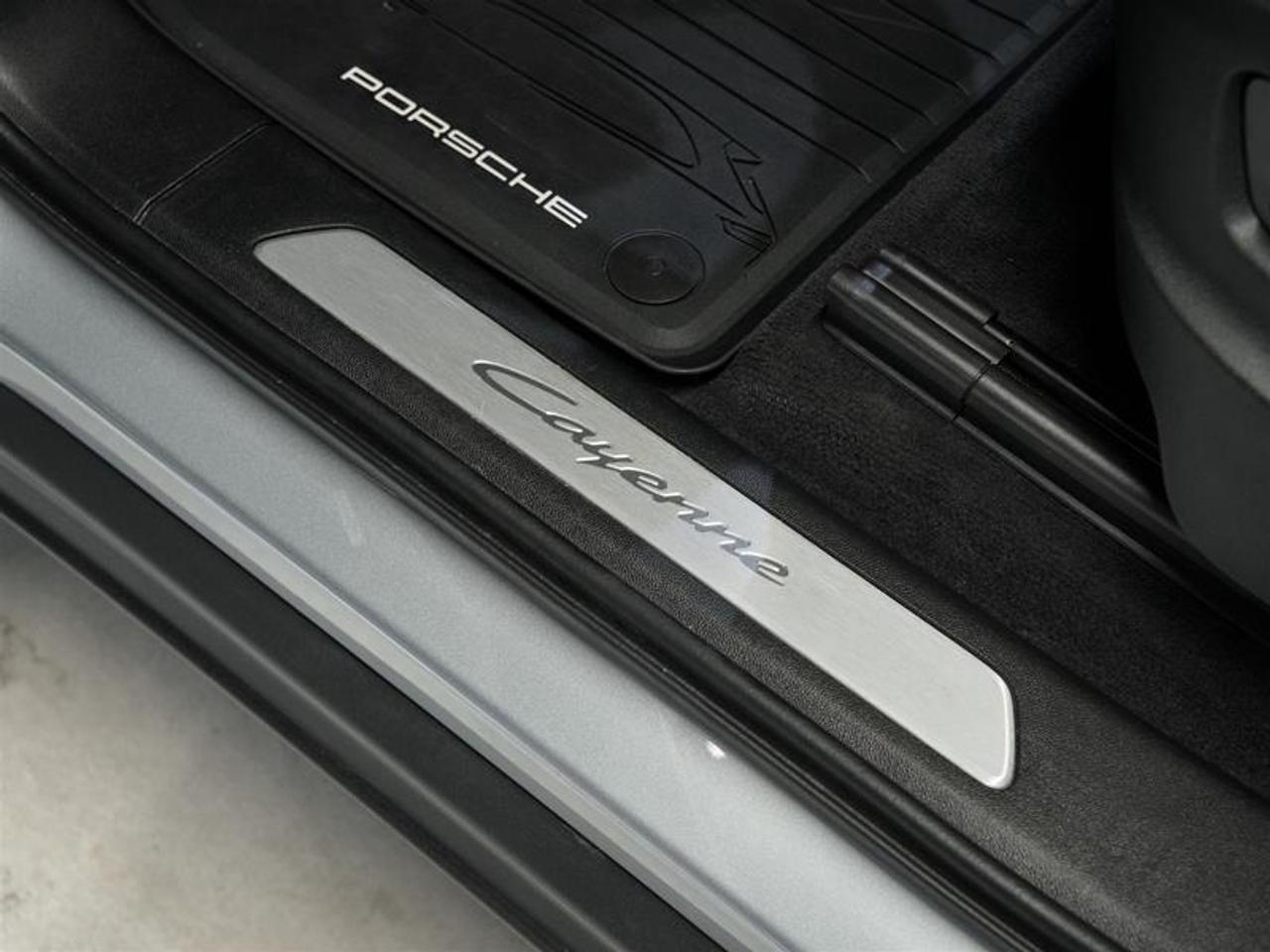 2025 Porsche Cayenne AWD Photo