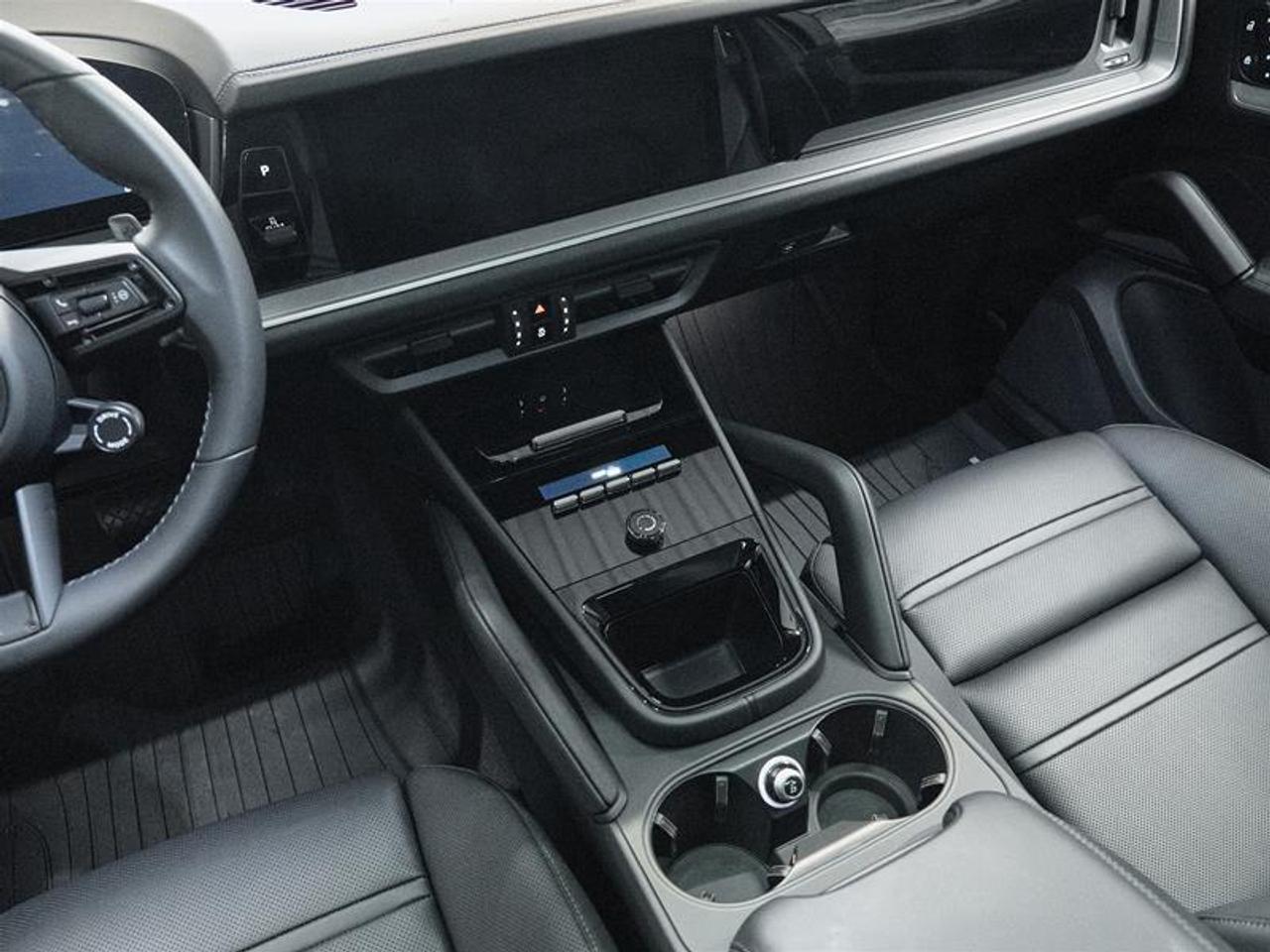 2025 Porsche Cayenne AWD Photo