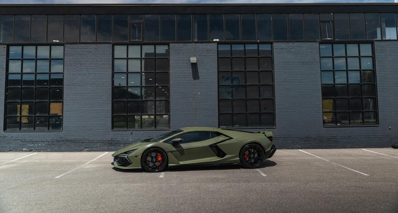 2024 Lamborghini Revuelto Coupe Photo