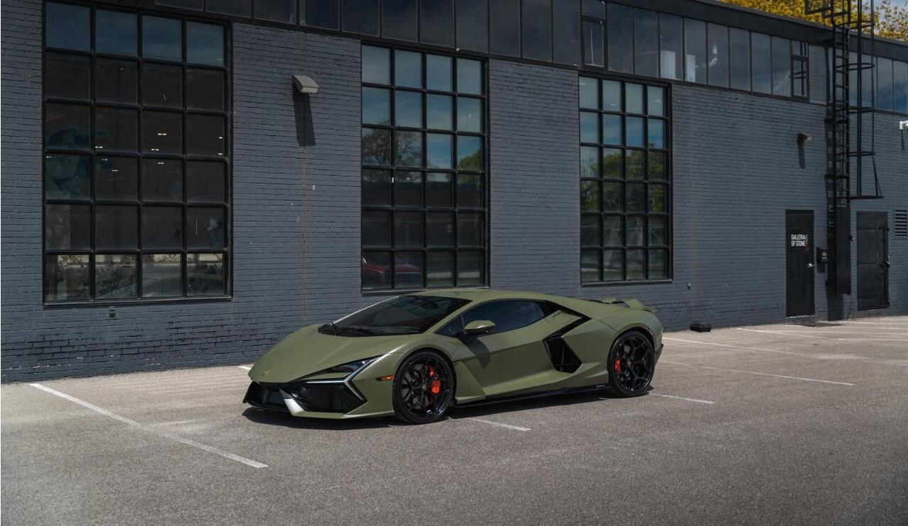 2024 Lamborghini Revuelto Coupe Photo