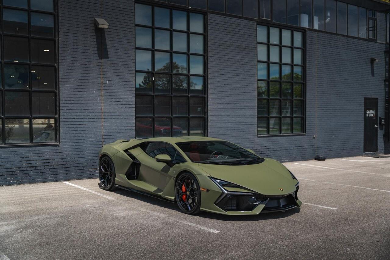 2024 Lamborghini Revuelto Coupe Photo
