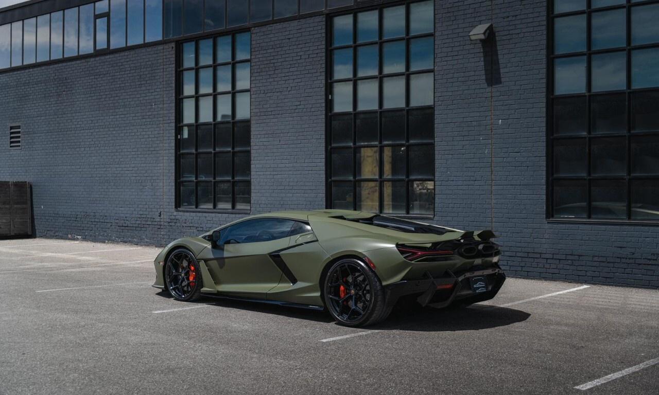 2024 Lamborghini Revuelto Coupe Photo
