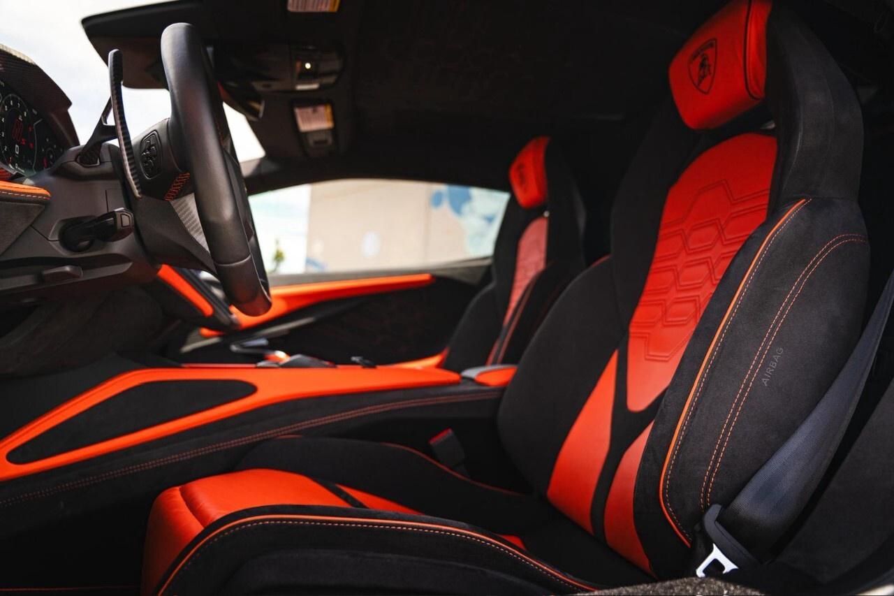 2024 Lamborghini Revuelto Coupe Photo