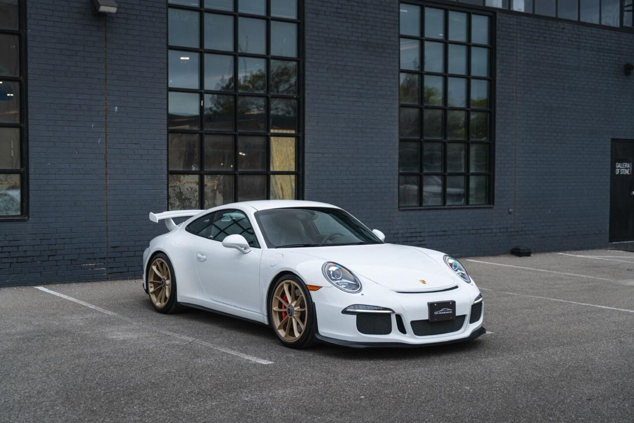 2015 Porsche 911 2dr Cpe GT3 Photo4