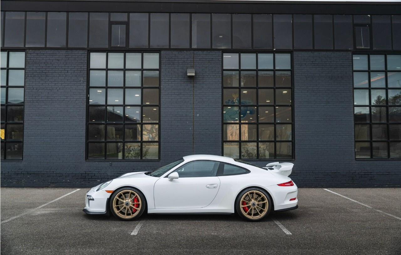 2015 Porsche 911 2dr Cpe GT3 Photo