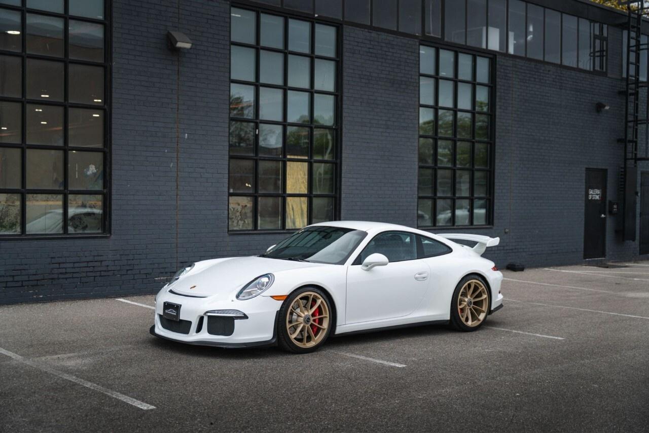 2015 Porsche 911 2dr Cpe GT3 Photo