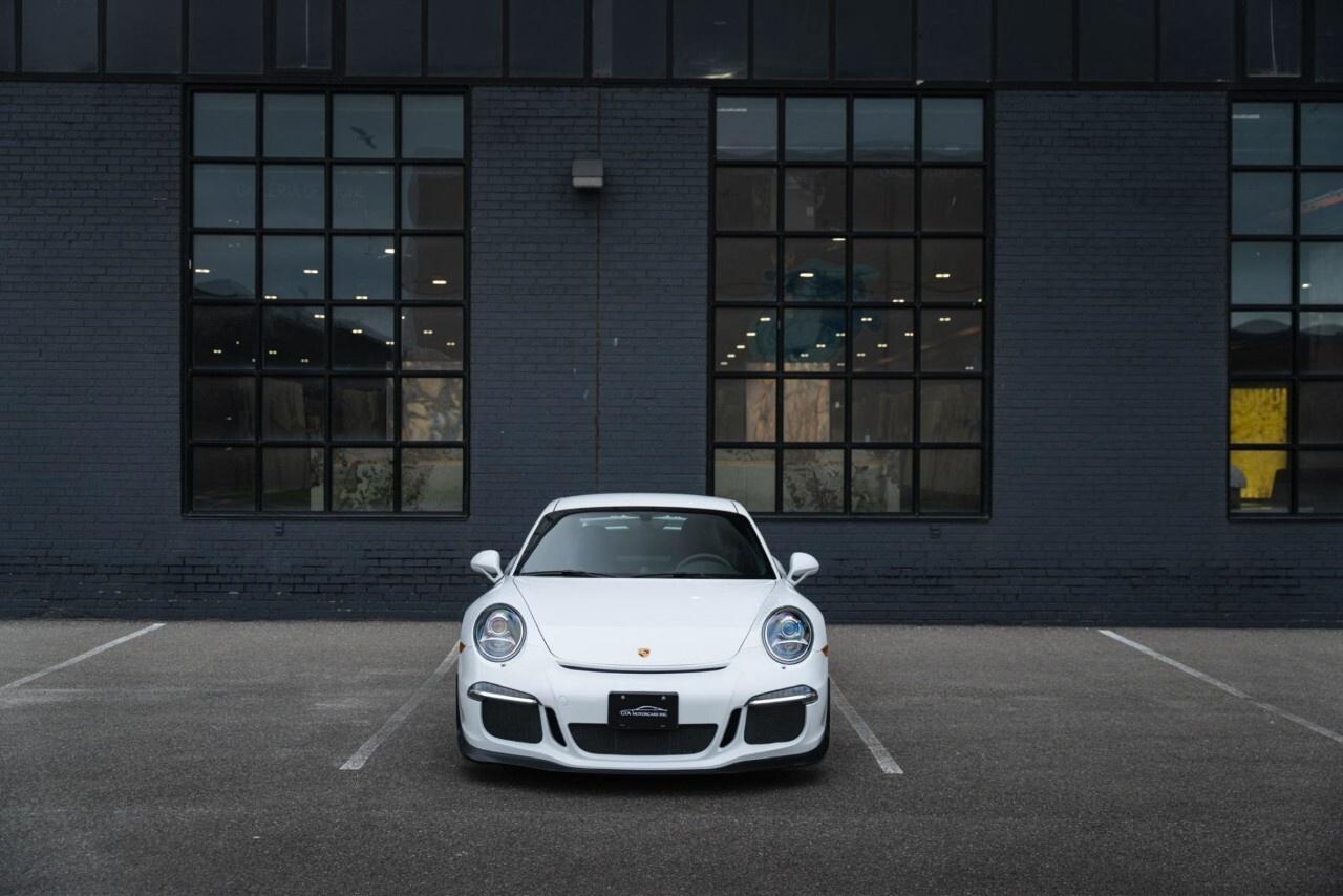 2015 Porsche 911 2dr Cpe GT3 Photo