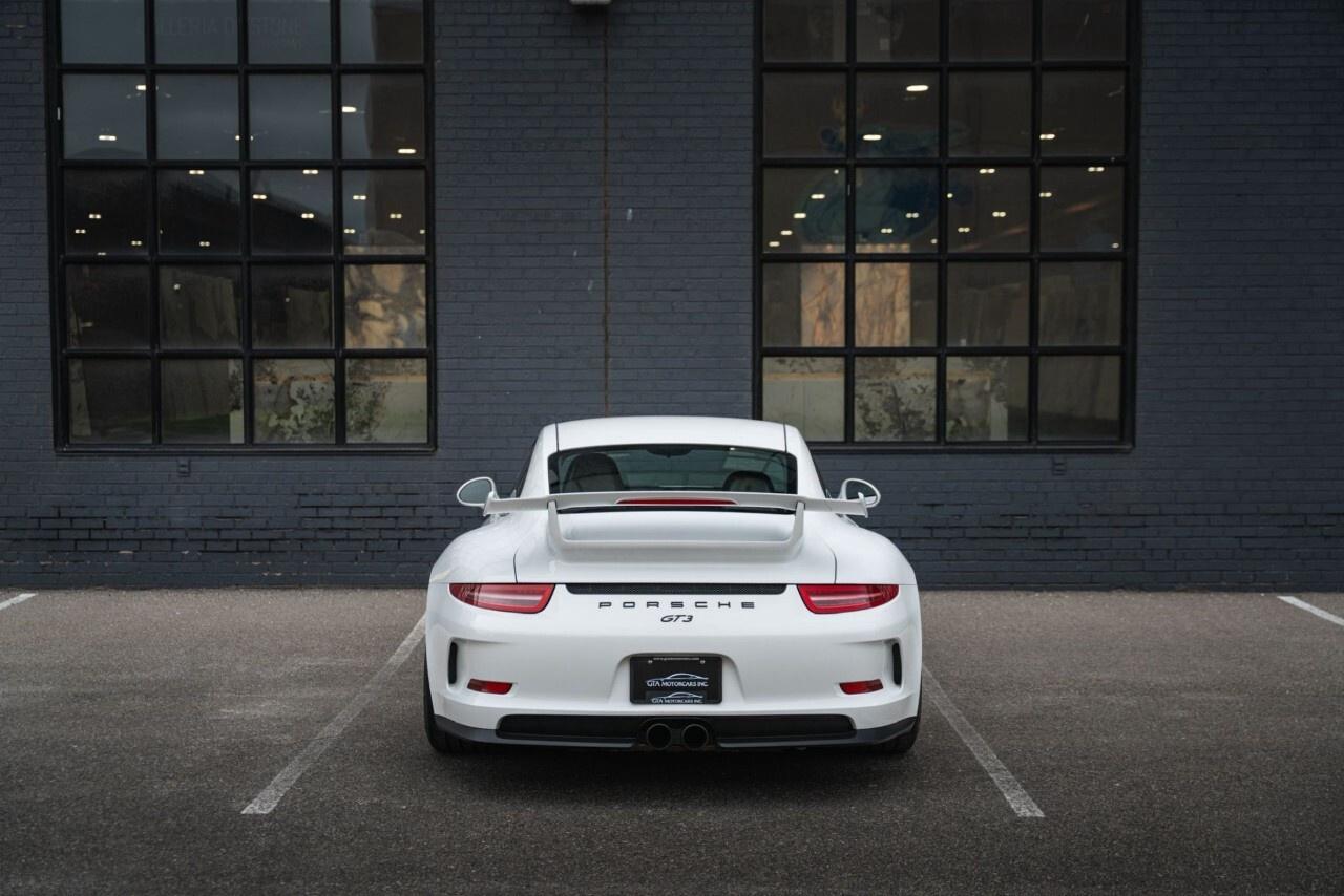 2015 Porsche 911 2dr Cpe GT3 Photo