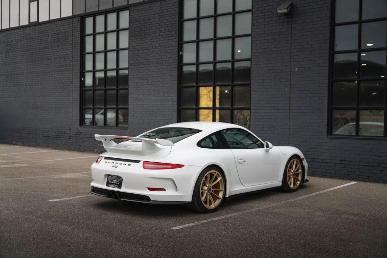 2015 Porsche 911 2dr Cpe GT3 Photo
