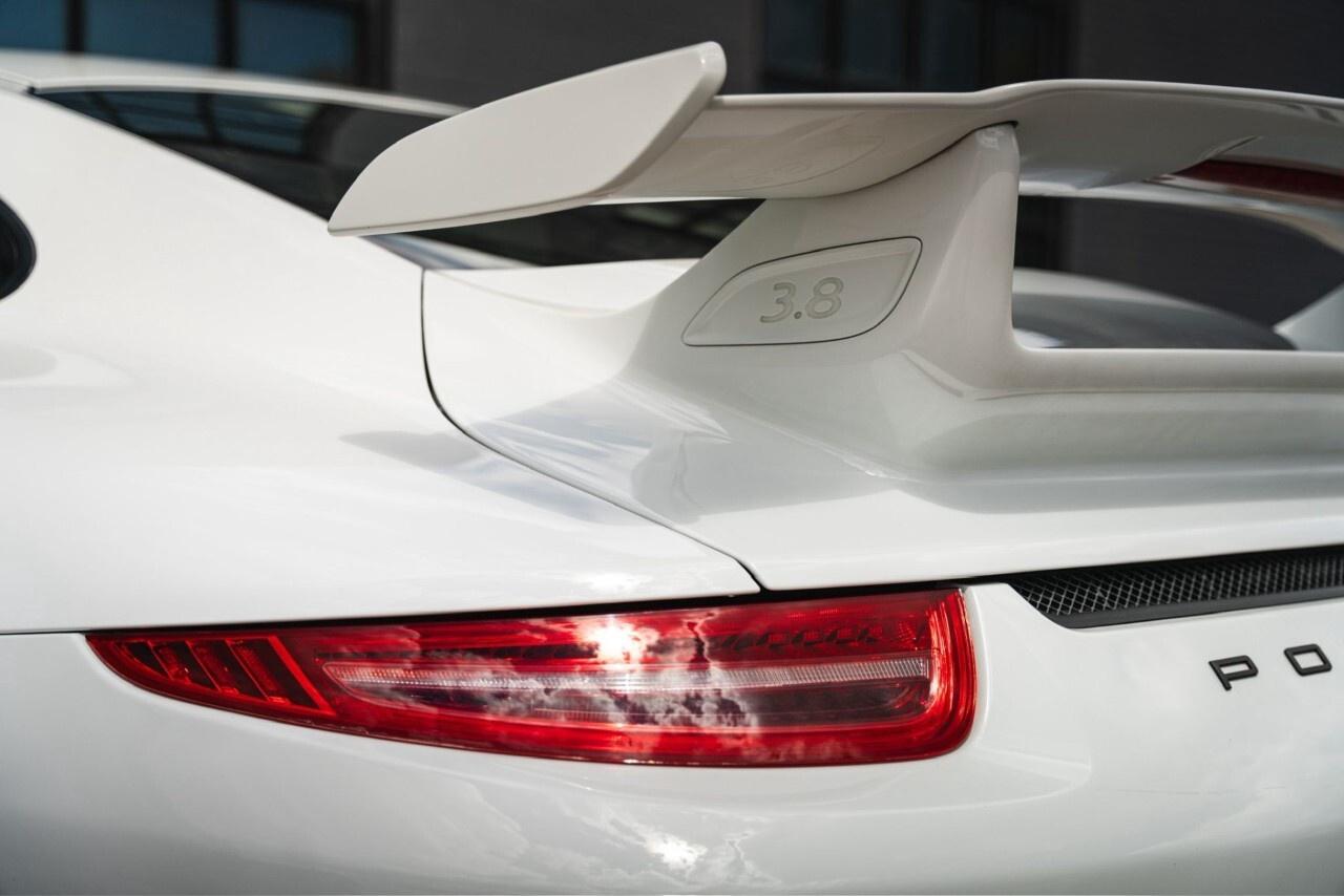 2015 Porsche 911 2dr Cpe GT3 Photo