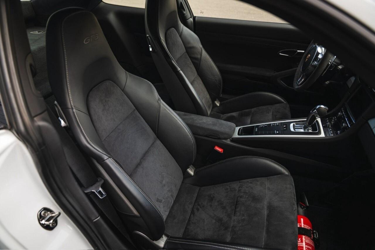 2015 Porsche 911 2dr Cpe GT3 Photo