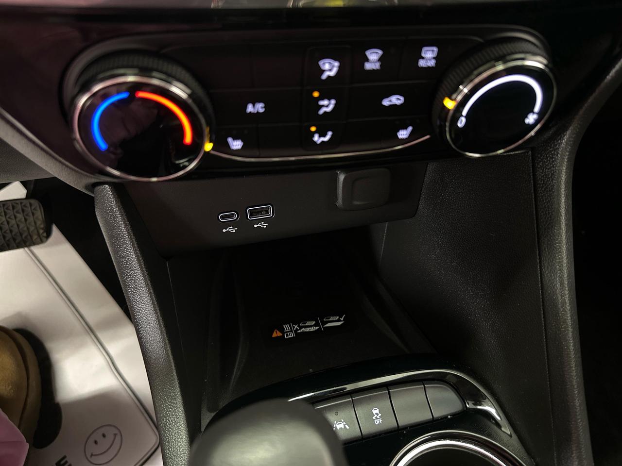 2024 Buick Encore GX Sport Touring - AWD/LEATHER/PANOROOF/29KM! Photo