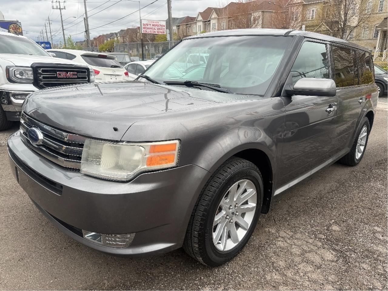 2010 Ford Flex SEL Photo2