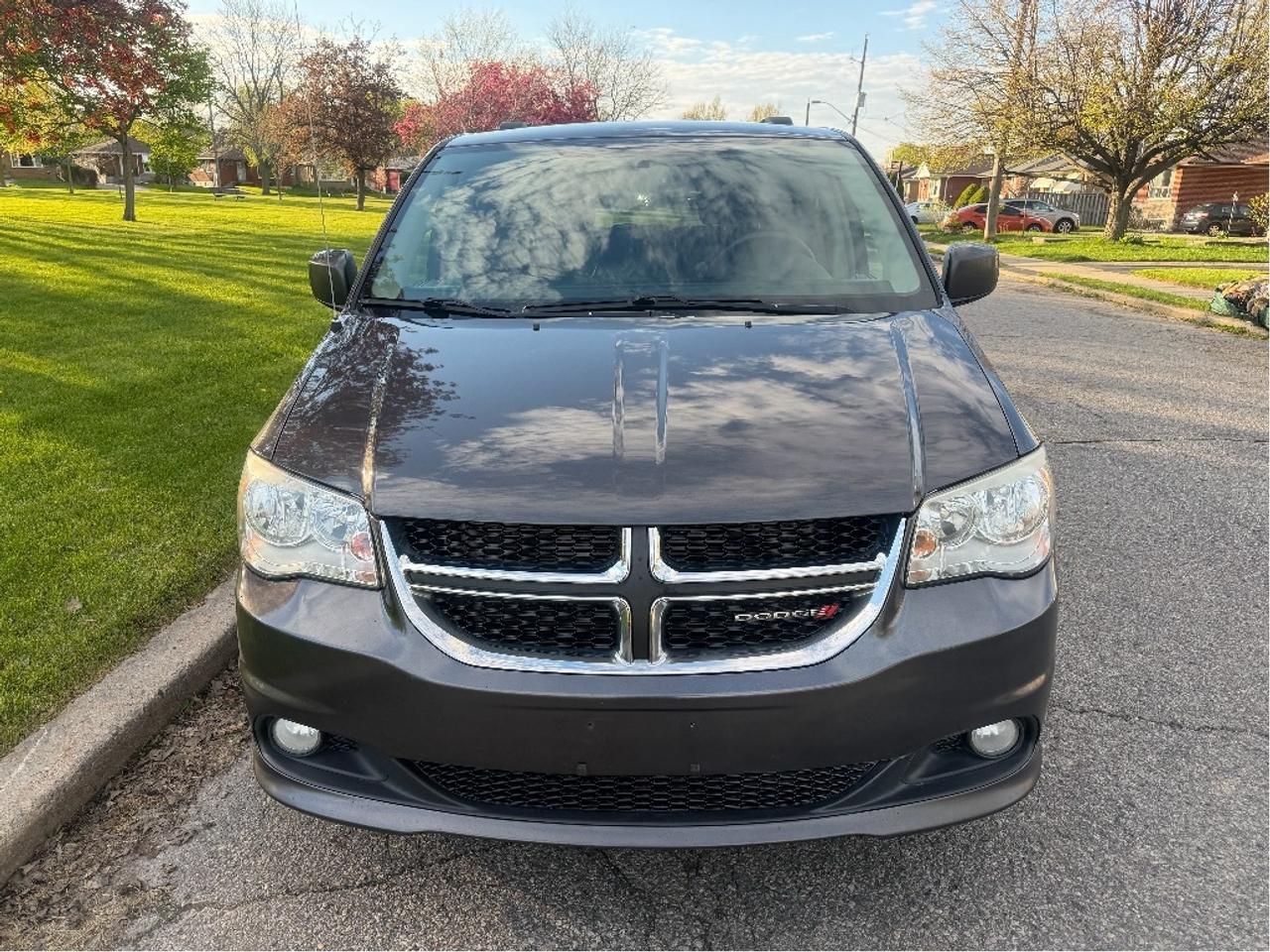 2016 Dodge Caravan CREW Photo