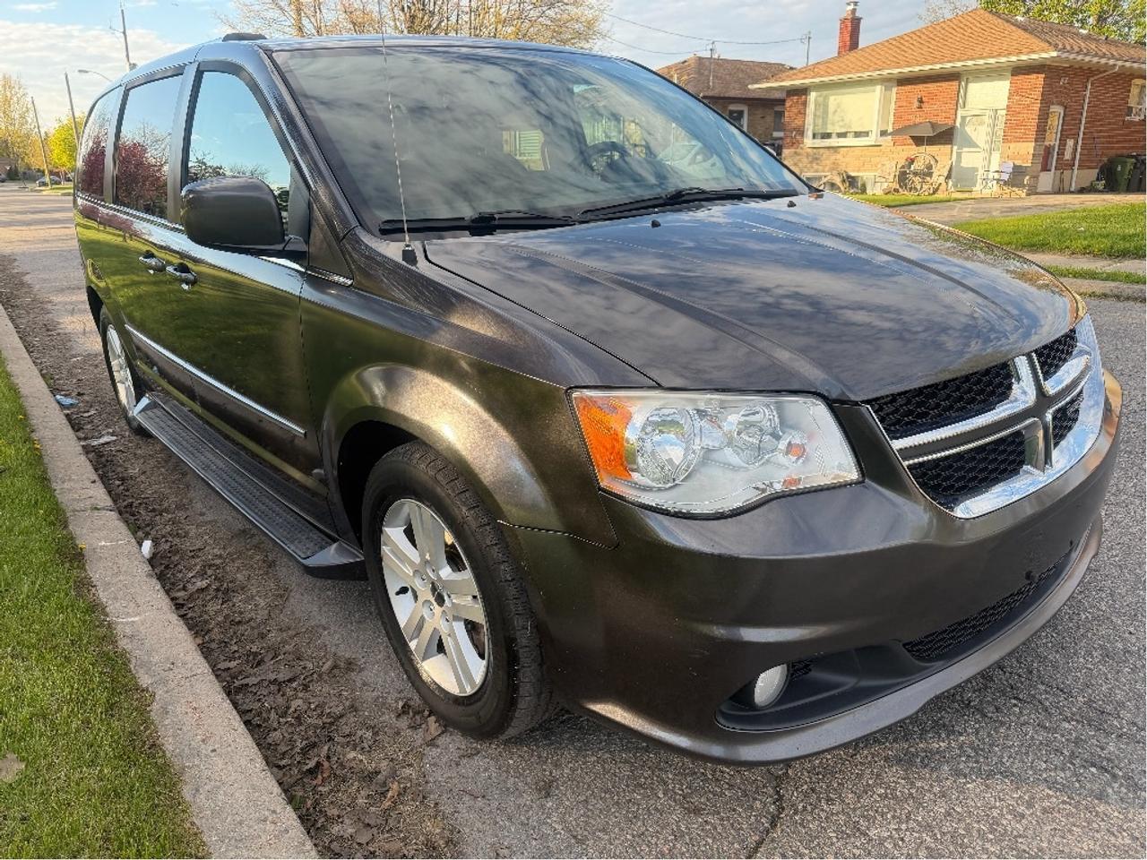 2016 Dodge Caravan CREW Photo