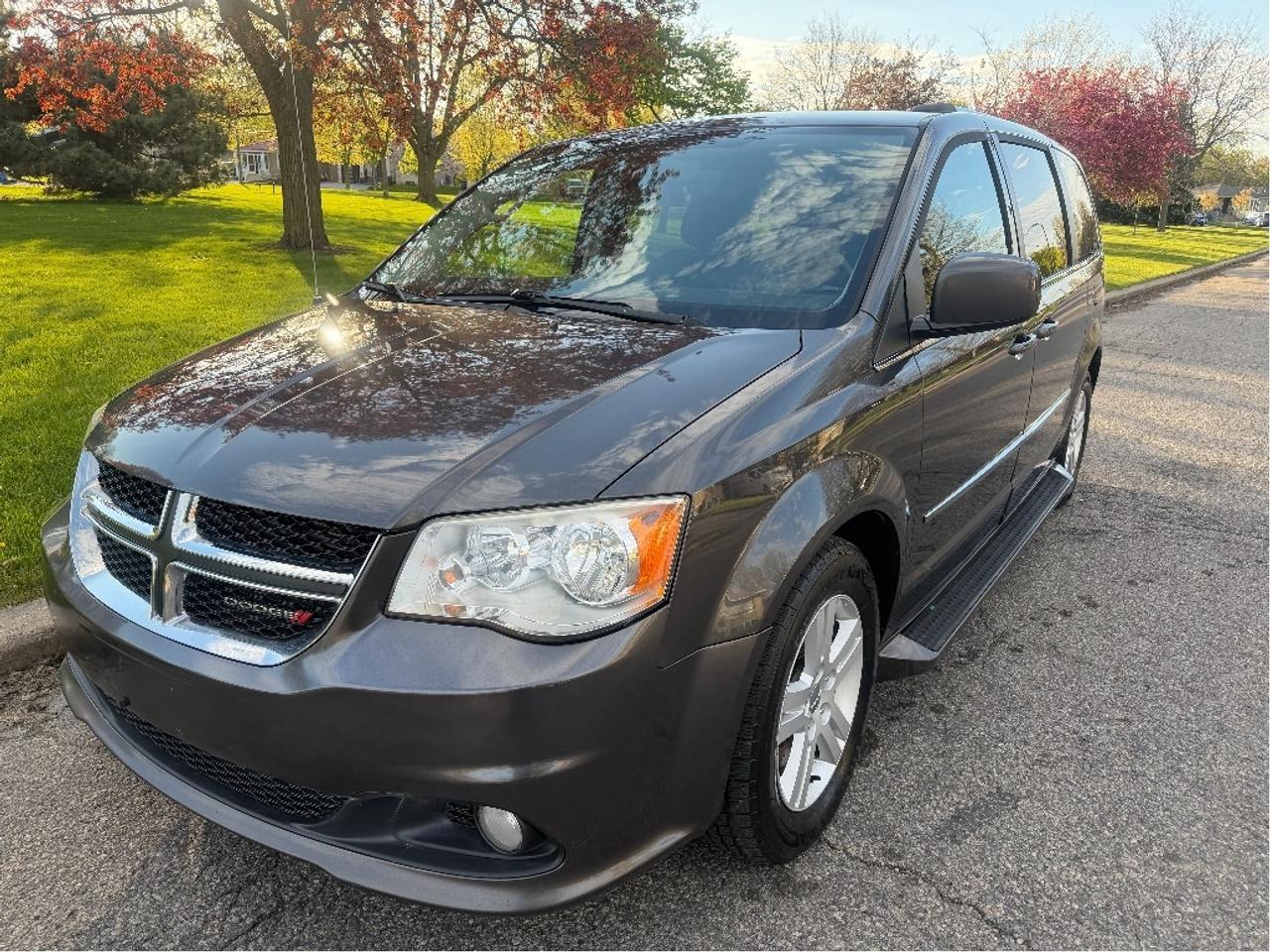 2016 Dodge Caravan CREW Photo