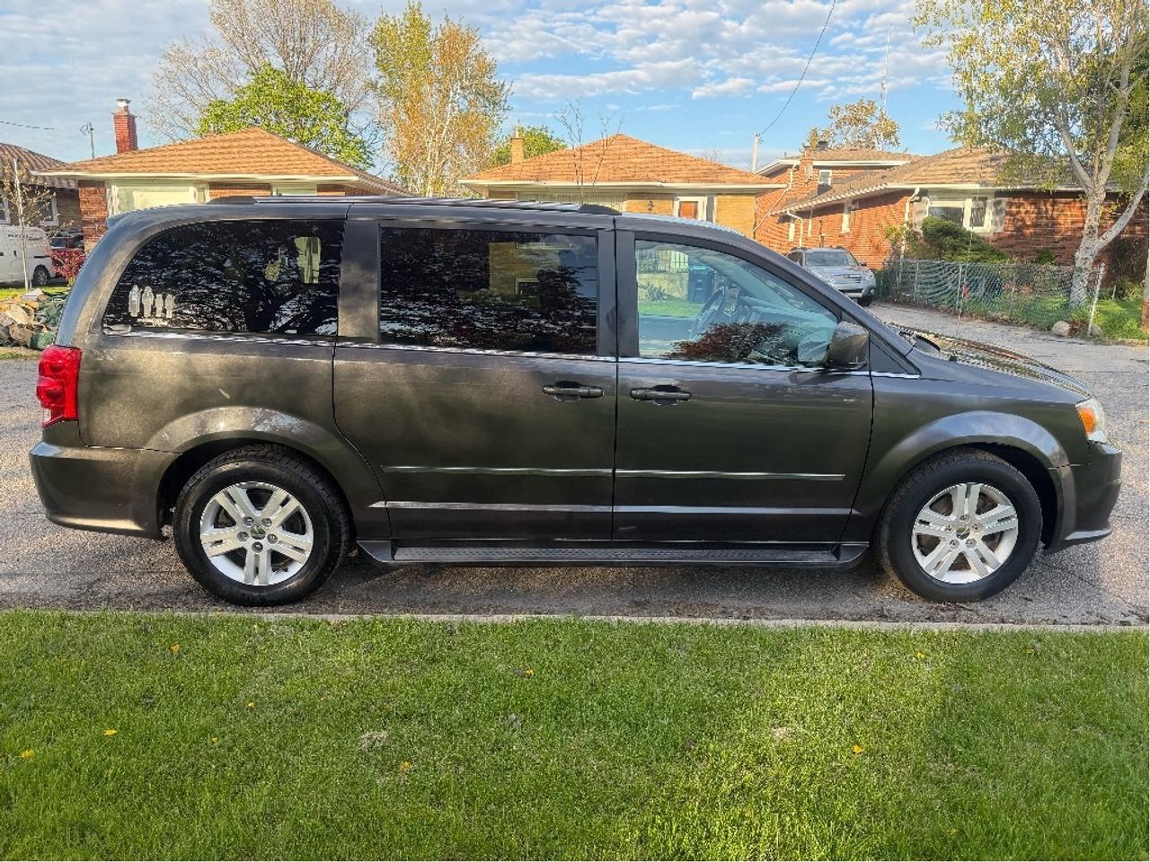 2016 Dodge Caravan CREW Photo