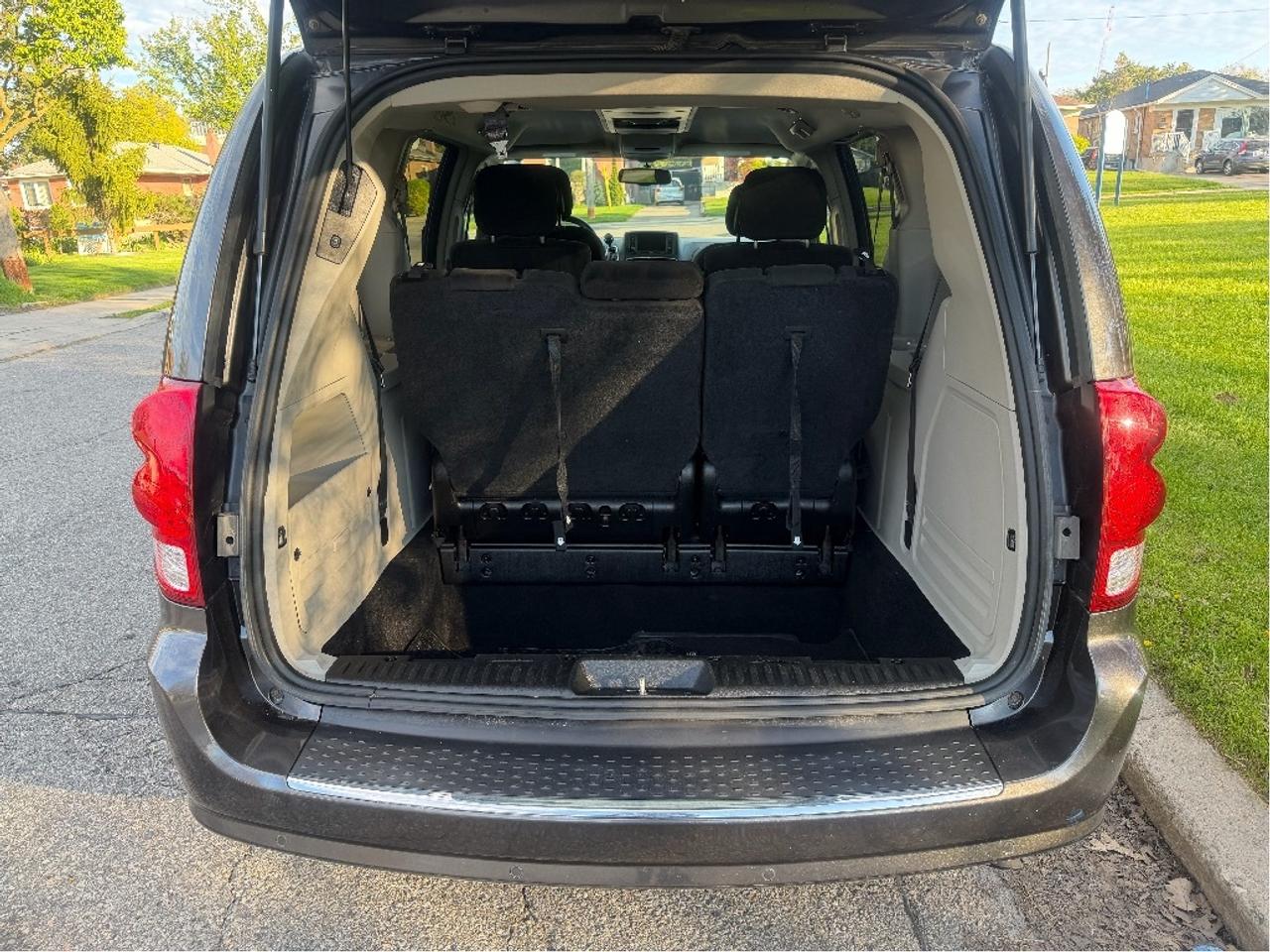2016 Dodge Caravan CREW Photo