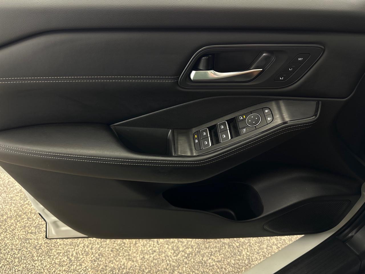 2024 Nissan Rogue SL Photo