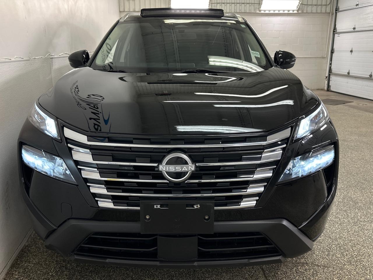 2024 Nissan Rogue SV MOONROOF Photo