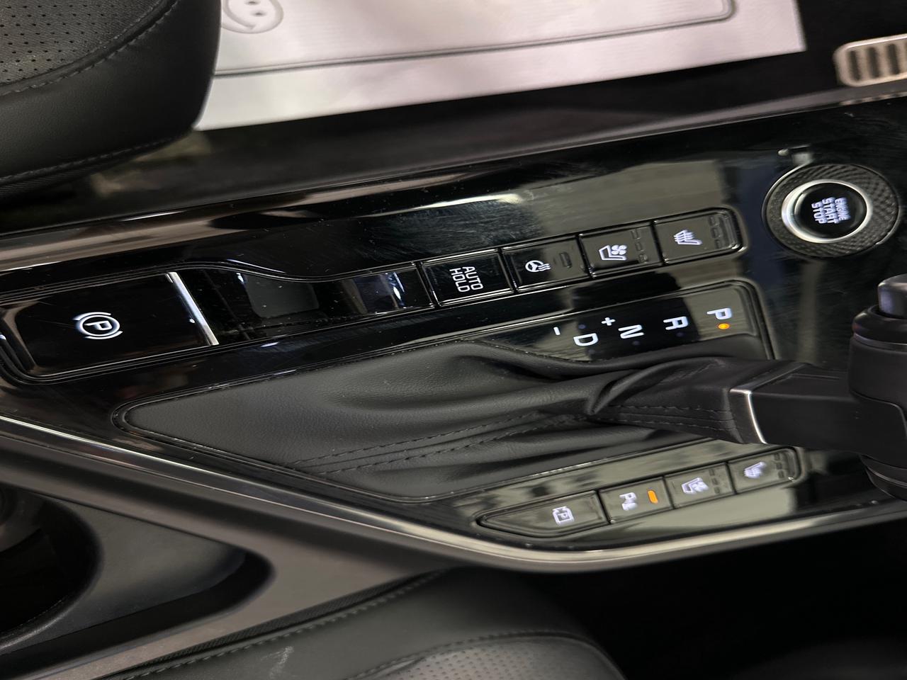 2023 Kia NIRO SX Photo