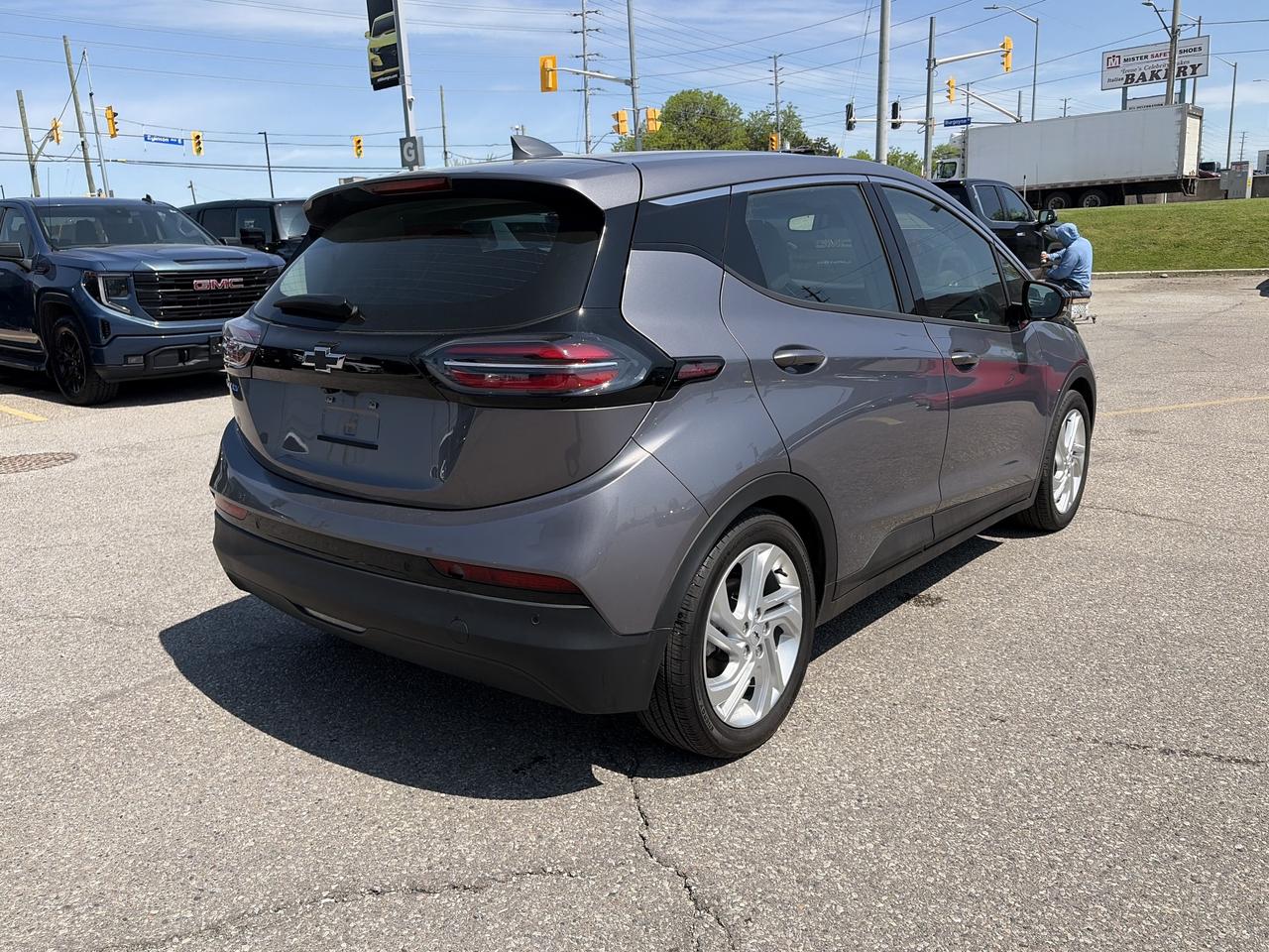 2023 Chevrolet ChevroletBolt_EUV 1LT Photo