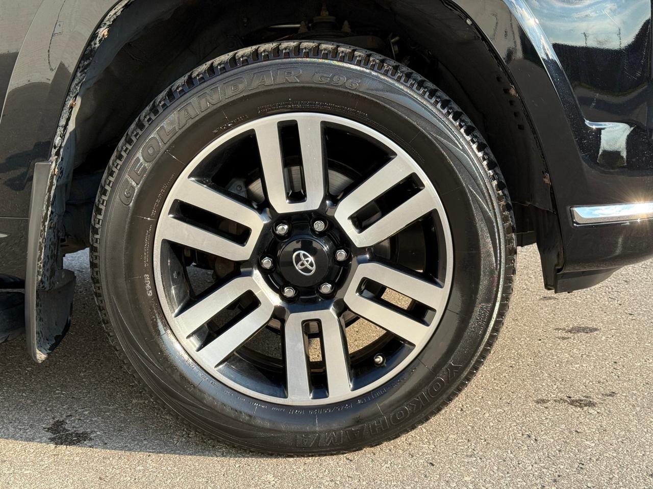 2019 Toyota 4Runner LIMITED   7 SEATS   VENTILATED F SEATS   SUNROOF Photo