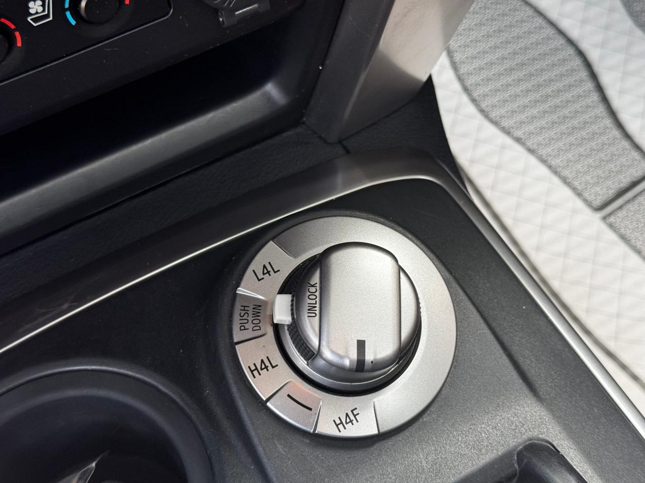 2019 Toyota 4Runner LIMITED   7 SEATS   VENTILATED F SEATS   SUNROOF Photo