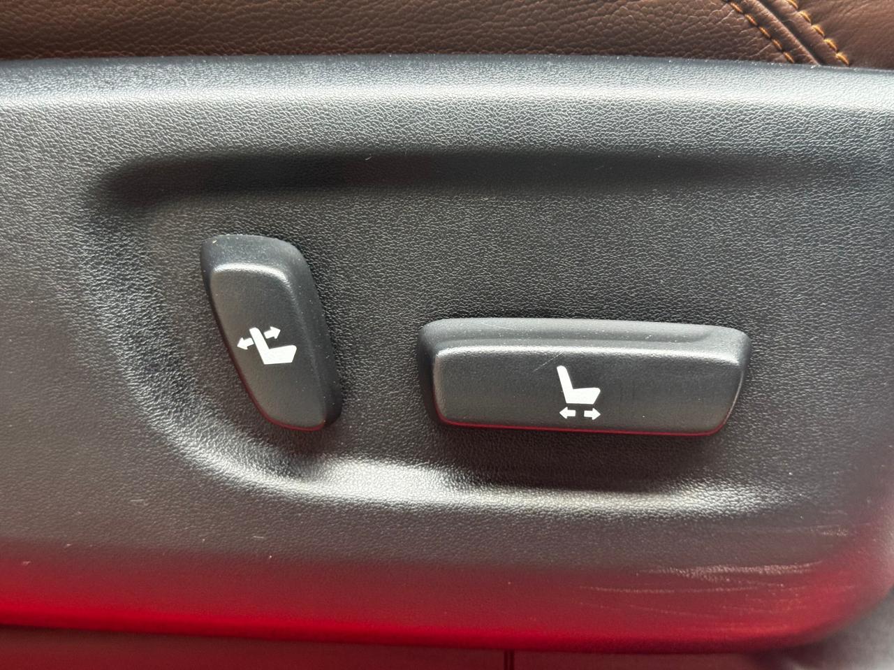 2019 Toyota 4Runner LIMITED   7 SEATS   VENTILATED F SEATS   SUNROOF Photo